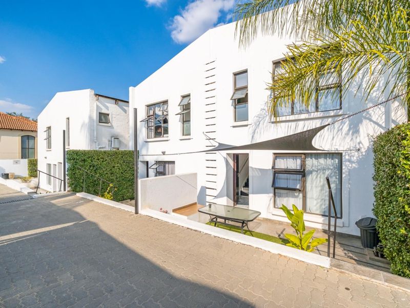 Exceptional Bryanston Investment Property | Established Guest House with Multiple Growth Opportuniti - Photo 7
