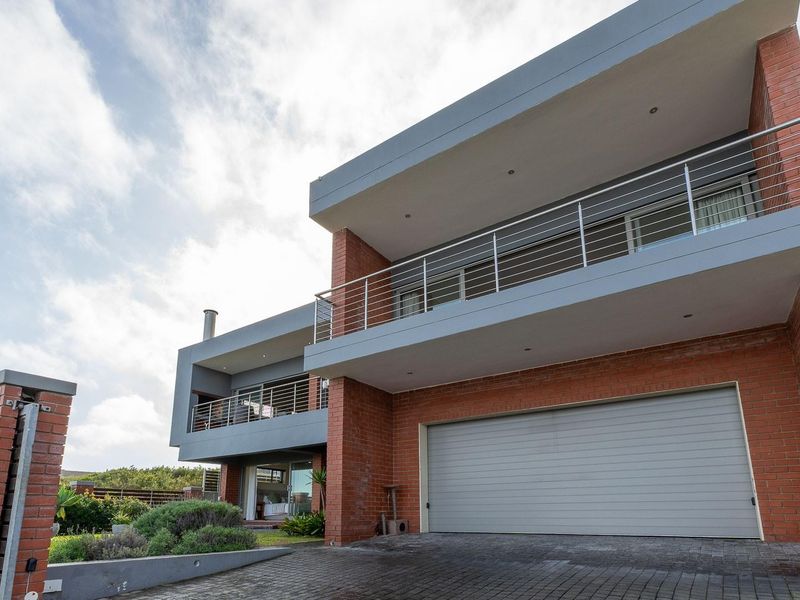 Luxury 4-Bedroom Coastal Home with Sea Views - One Row from Hersham Beach - Photo 5