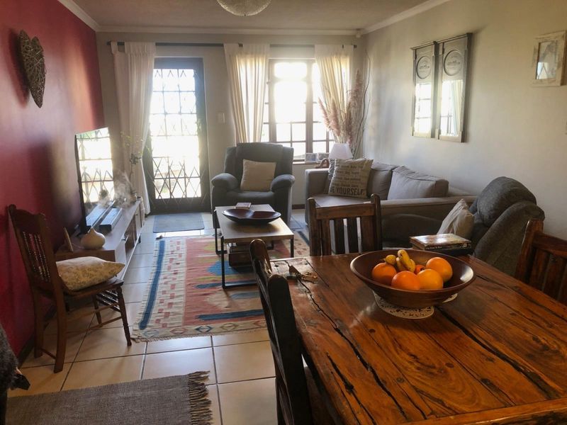 SPACIOUS COTTAGE WITH VIEWS AND A GARAGE - Photo 10