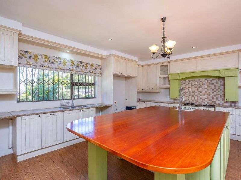 Exquisite Executive Family Residence To Let | Gallo Manor, Sandton - Photo 4