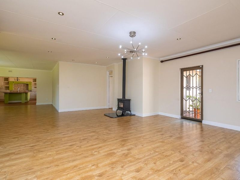Exquisite Executive Family Residence To Let | Gallo Manor, Sandton - Photo 10