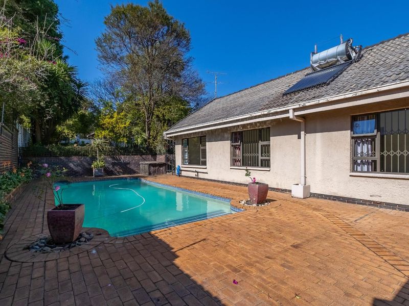 Exquisite Executive Family Residence To Let | Gallo Manor, Sandton - Photo 8