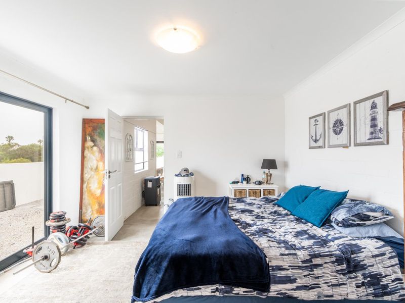 Modern Coastal Elegance with Sea Views - Your Dream West Coast Lifestyle Starts Here - Photo 5