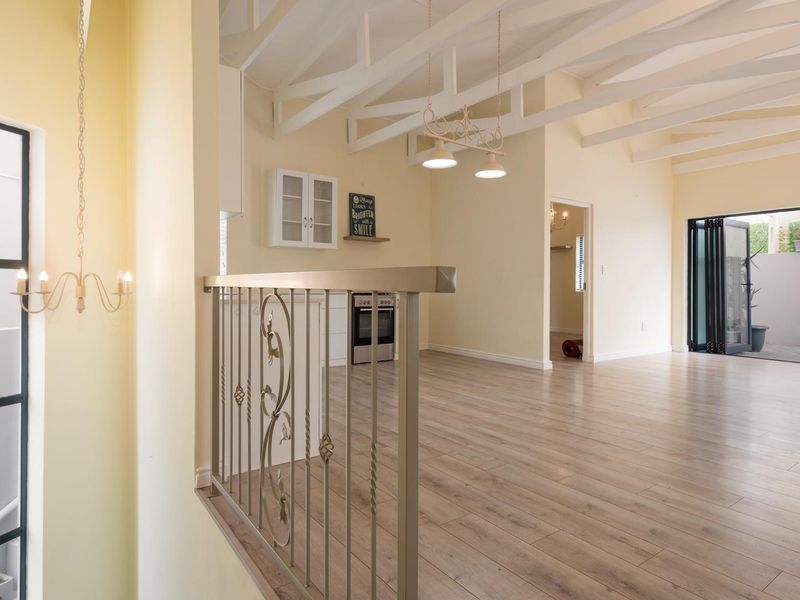 Effortless Lock-Up-and-Go Living Just Minutes from the beach. - Photo 3