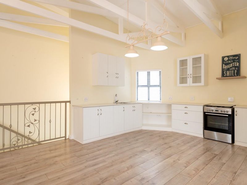 Effortless Lock-Up-and-Go Living Just Minutes from the beach. - Photo 9