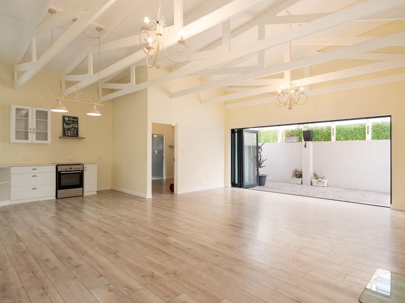 Effortless Lock-Up-and-Go Living Just Minutes from the beach. - Photo 4