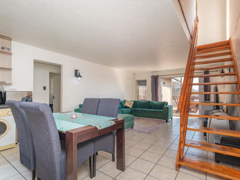 Spacious 4 bedroom home with Swimming Pool - Photo 7