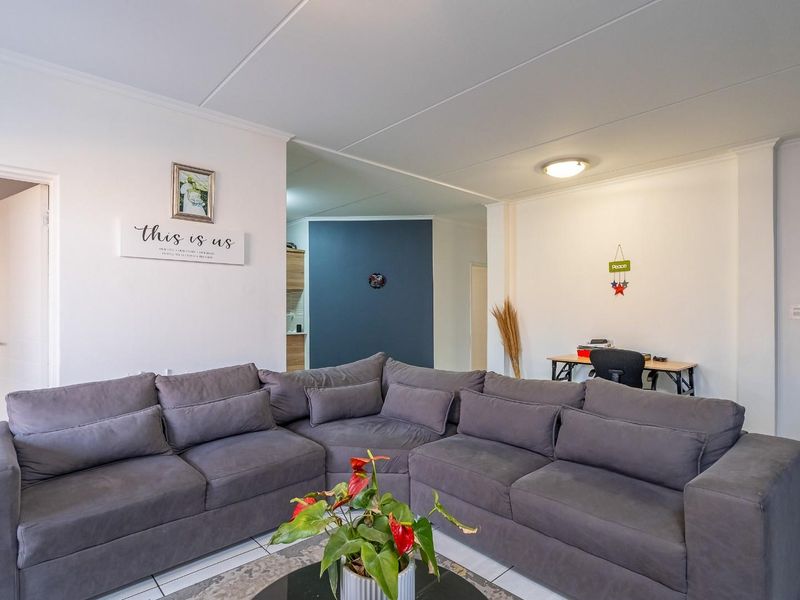 Exceptional Three Bedroom Investment Opportunity in Kikuyu, Waterfall - Photo 4