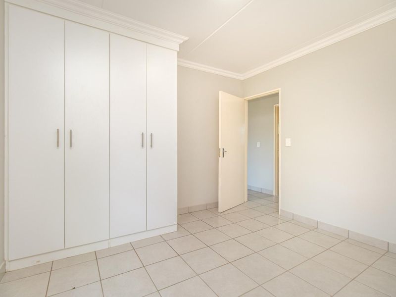 Stunning Spacious Two Bedroom Townhouse for Rent in Montana! - Photo 10