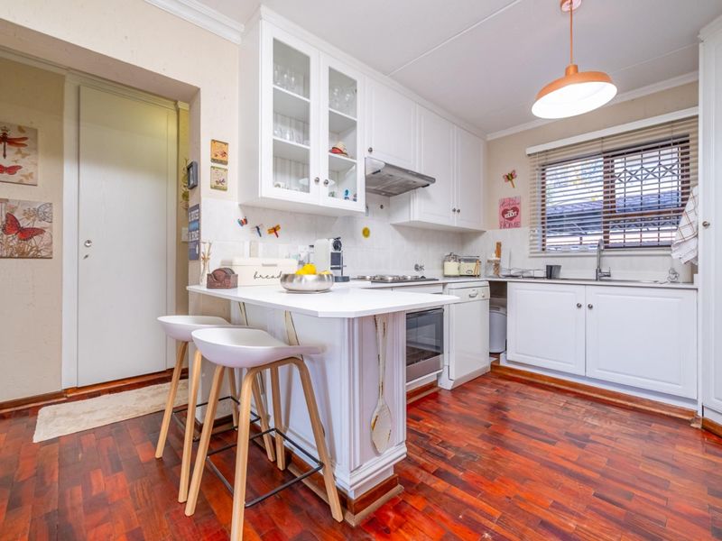 Immaculate North-Facing 2-Bedroom/two-bathroom garden unit - Photo 7