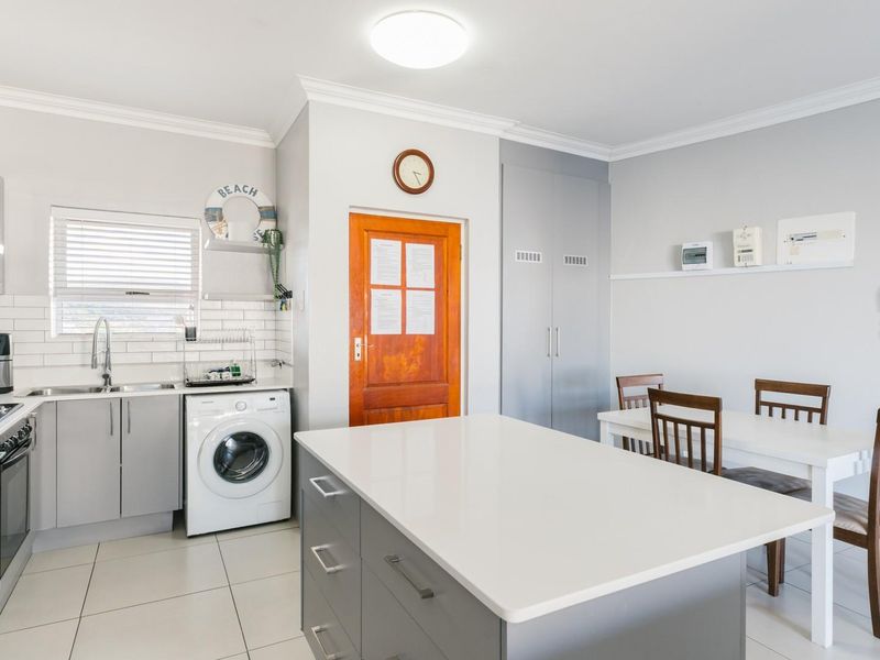 Sea View Apartment for Sale in Diaz Beach, Mossel Bay - Photo 5