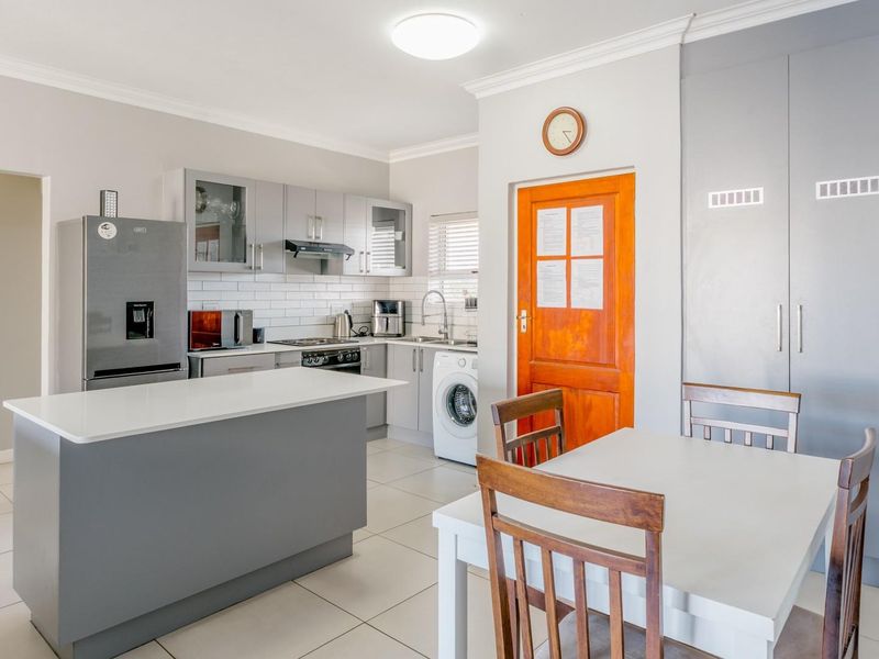Sea View Apartment for Sale in Diaz Beach, Mossel Bay - Photo 4
