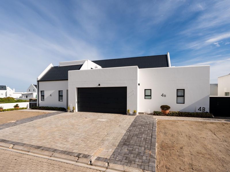 Stunning West Coast Villa with Dual Living in Jacobsbaai. - Photo 1