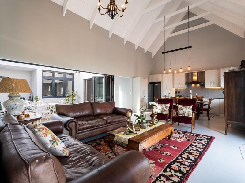 Stunning West Coast Villa with Dual Living in Jacobsbaai. - Photo 4