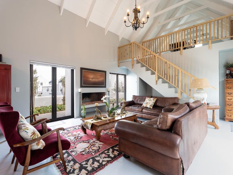 Stunning West Coast Villa with Dual Living in Jacobsbaai. - Photo 2