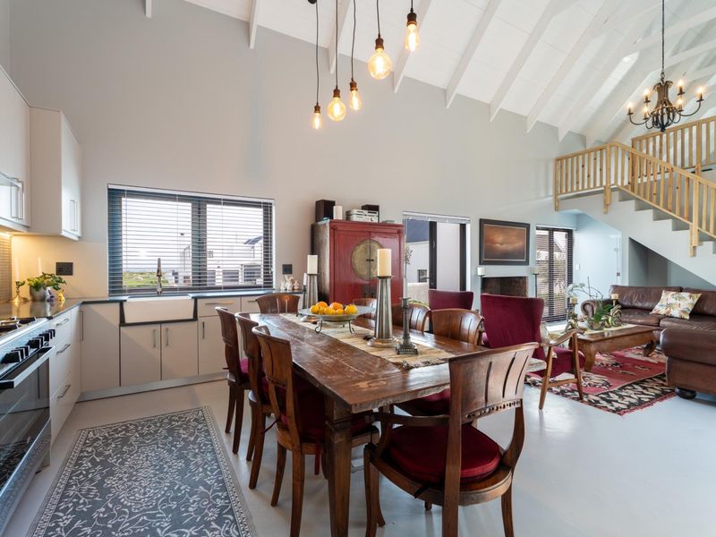 Stunning West Coast Villa with Dual Living in Jacobsbaai. - Photo 7