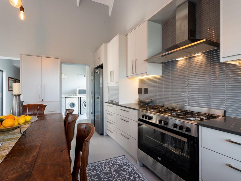 Stunning West Coast Villa with Dual Living in Jacobsbaai. - Photo 8