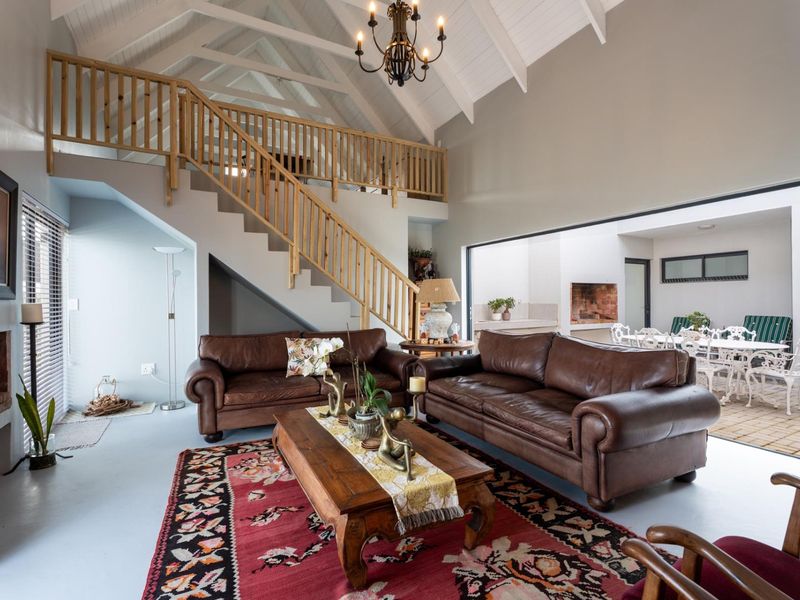 Stunning West Coast Villa with Dual Living in Jacobsbaai. - Photo 3