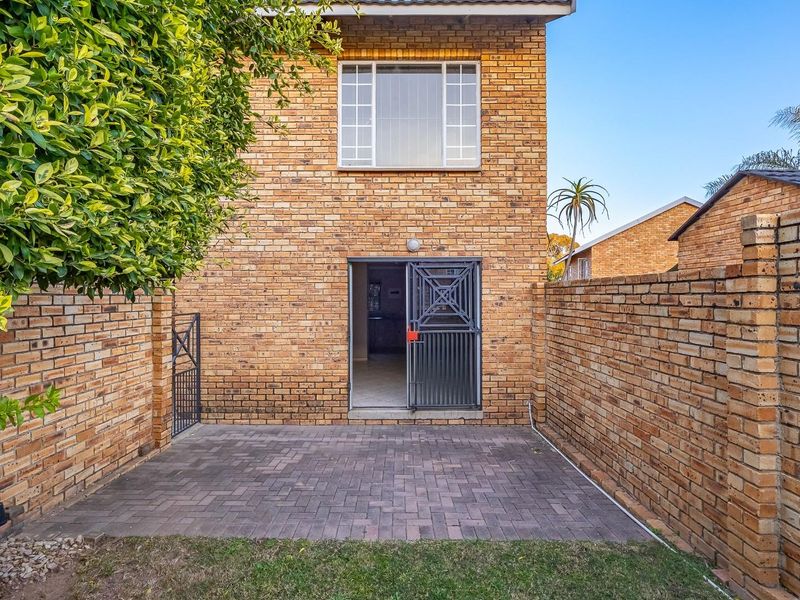 Perfect starter home - 2 bed Facebrick duplex - Photo 2