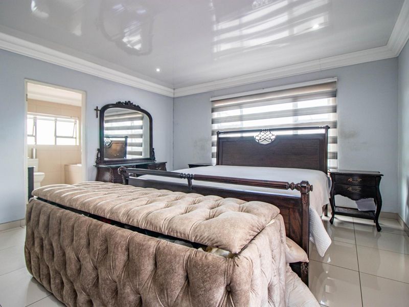 Grand Design. Exceptional Space. Woodlands Estate Living. - Photo 10