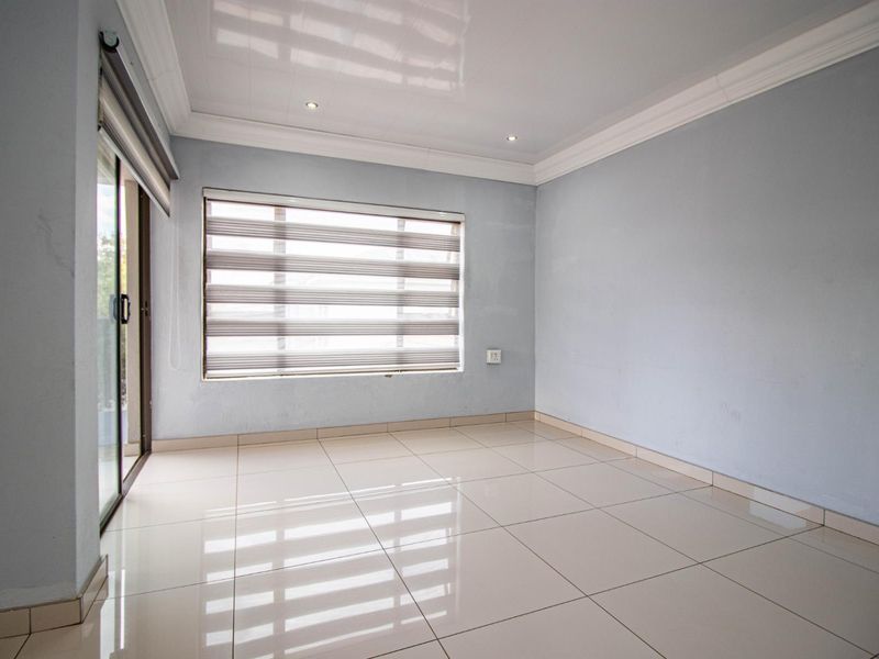 Grand Design. Exceptional Space. Woodlands Estate Living. - Photo 5