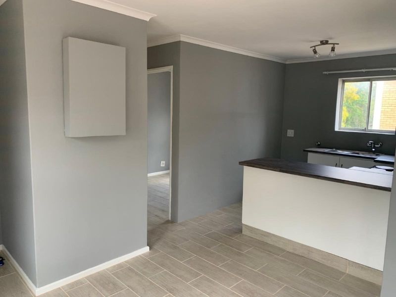 One Bedroom to Rent in a Furnished Two-Bedroom Apartment - Photo 4