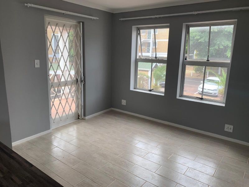 One Bedroom to Rent in a Furnished Two-Bedroom Apartment - Photo 2