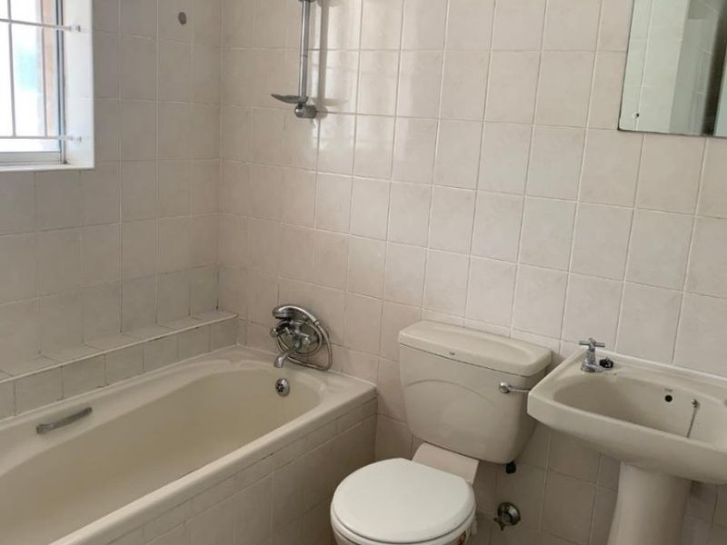 One Bedroom to Rent in a Furnished Two-Bedroom Apartment - Photo 7