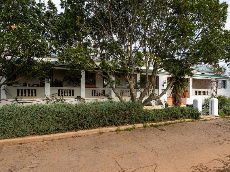 Broadlands  - An Authentic Heritage Home on Napier's Jubileum Street R3,5m - Photo 2