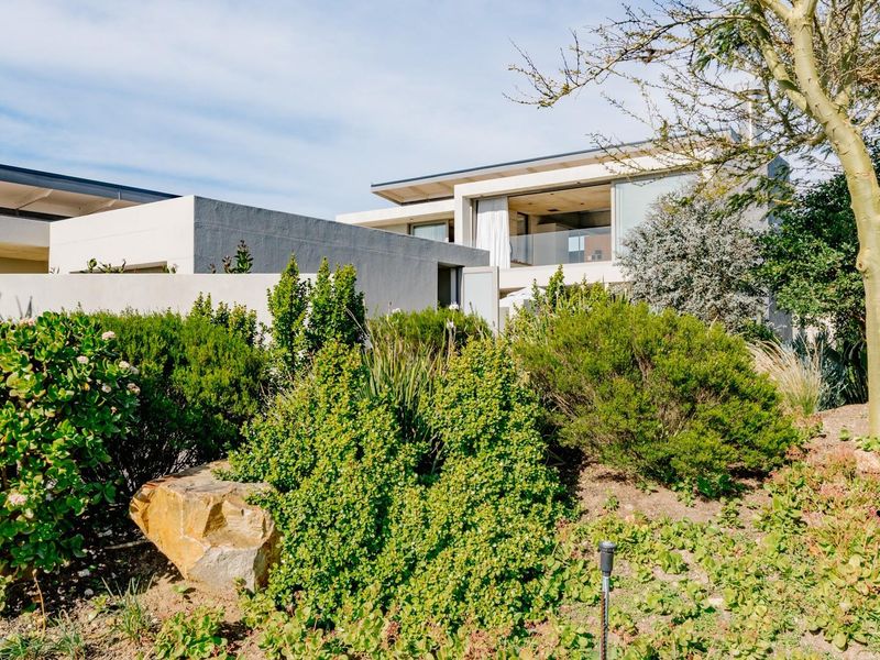 Architectural Masterpiece by Eddie Da Silva | Ultra-Luxury Smart Home - Photo 5