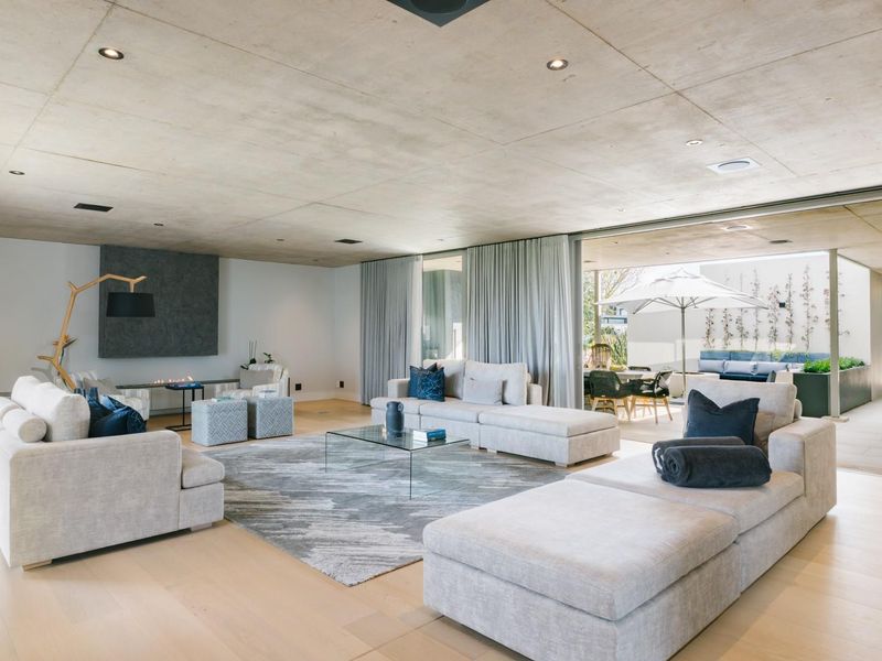 Architectural Masterpiece by Eddie Da Silva | Ultra-Luxury Smart Home - Photo 9