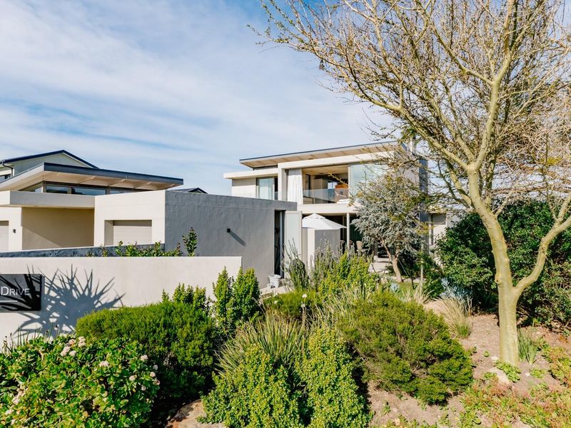 Architectural Masterpiece by Eddie Da Silva | Ultra-Luxury Smart Home - Photo 7