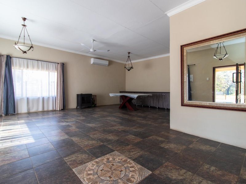 Where Bushveld Tranquility Meets Modern Family Living - Photo 10