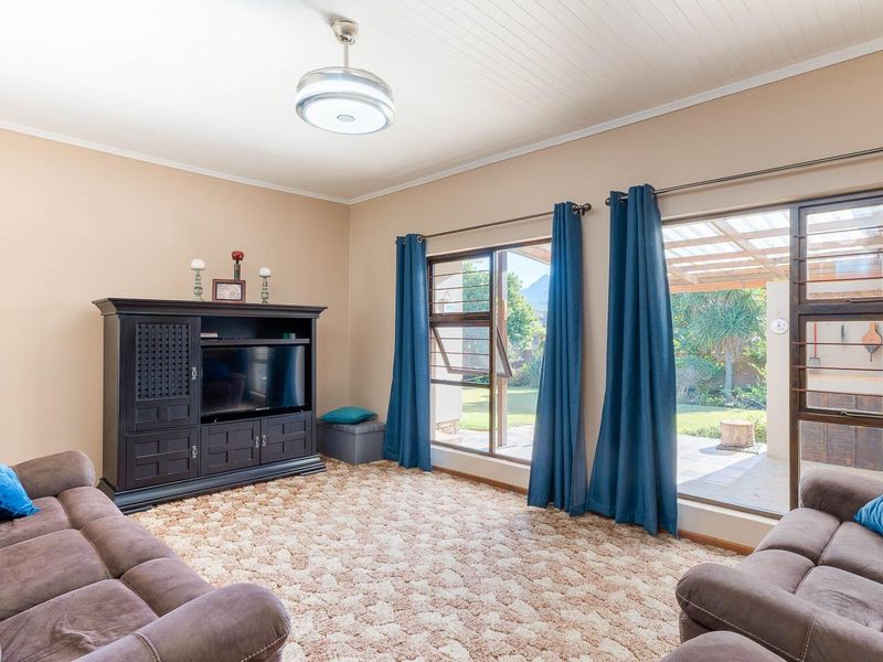 4 bedrooms - Eden George - location location location!!! Neat as a pin!! - Photo 5