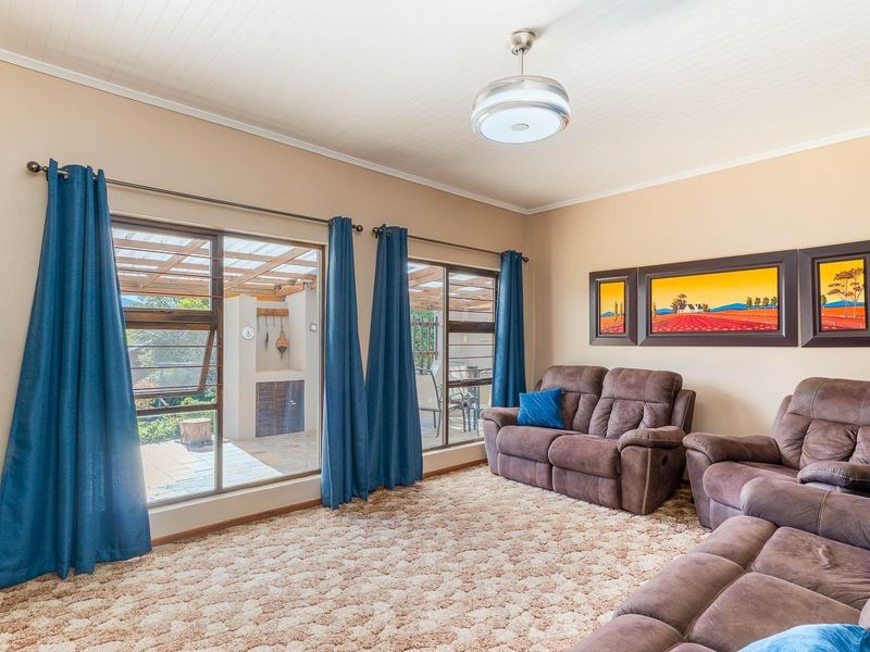 4 bedrooms - Eden George - location location location!!! Neat as a pin!! - Photo 4