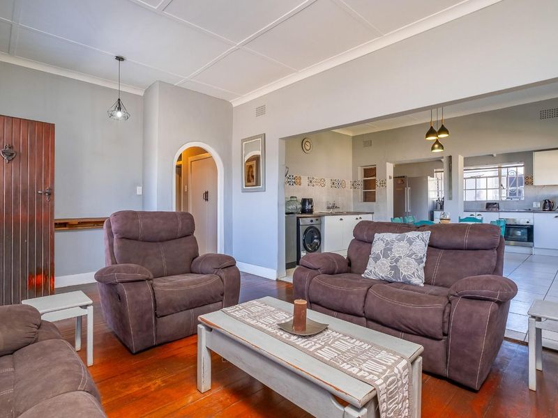 Prime Location! Endless Potential! - Photo 8