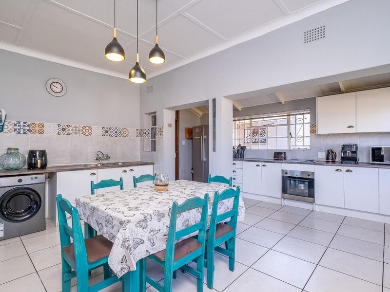 Prime Location! Endless Potential! - Photo 10
