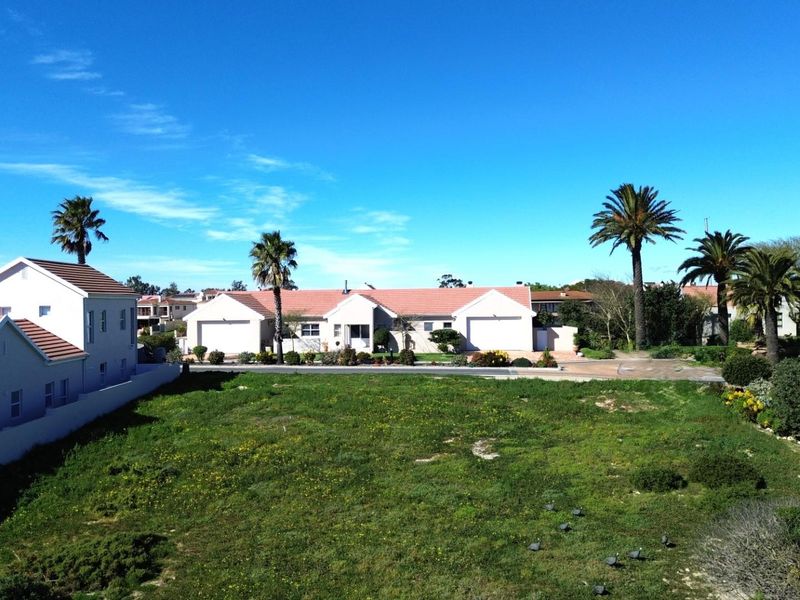 Exclusive Waterfront Stand with Jetty Rights in Prestigious Admiral Island - Photo 3