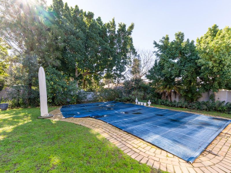 Four Bedroom House With Separate Flat In Groenvlei - Photo 4