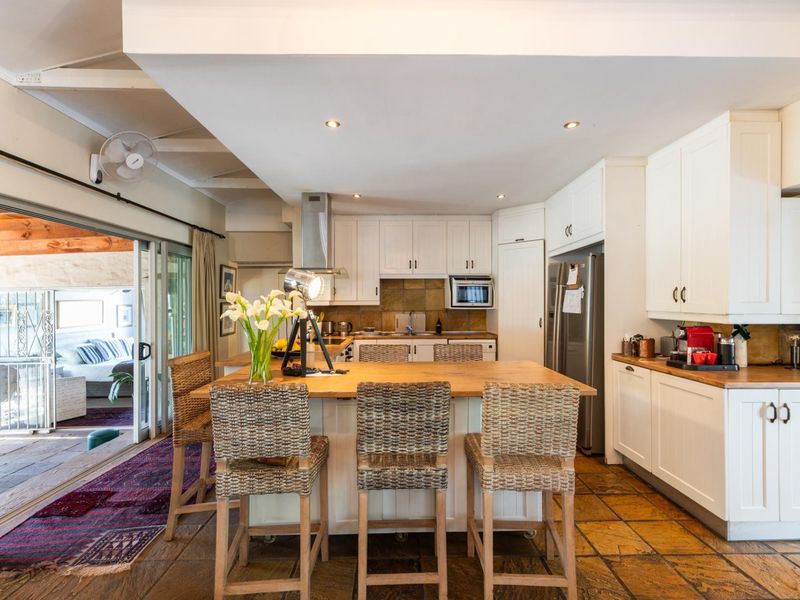 Four Bedroom House With Separate Flat In Groenvlei - Photo 10