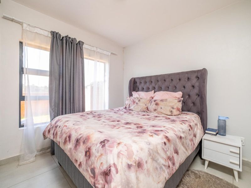 Ground Floor Opportunity in Secure Lombardy Meander - Photo 9