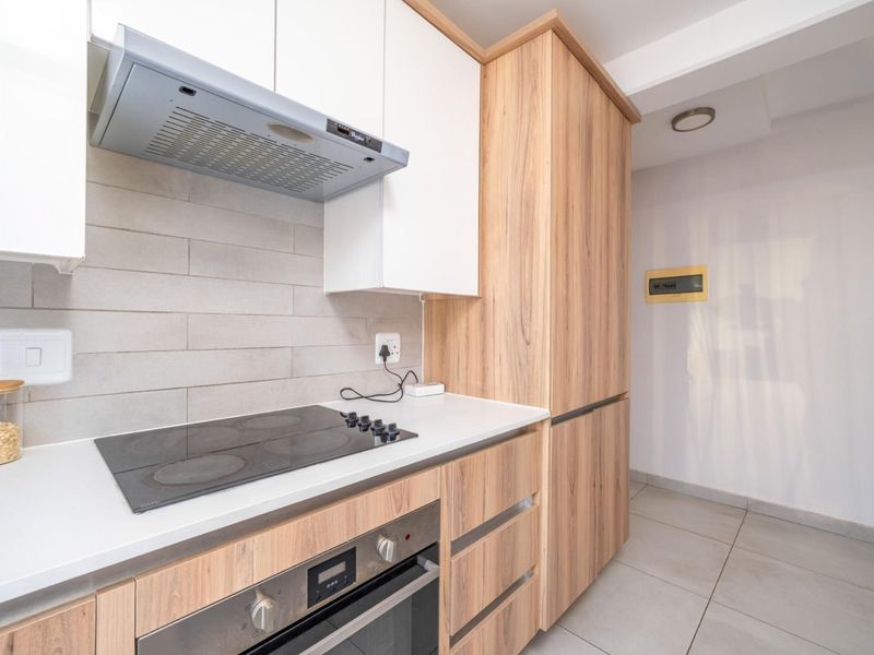 Ground Floor Opportunity in Secure Lombardy Meander - Photo 7