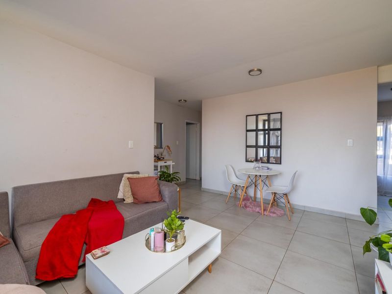 Ground Floor Opportunity in Secure Lombardy Meander - Photo 4