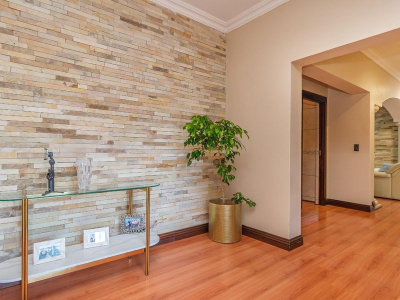 Discover Refined Estate Living in this Charming 4 Bedroom Featherbrooke Cluster - Photo 6