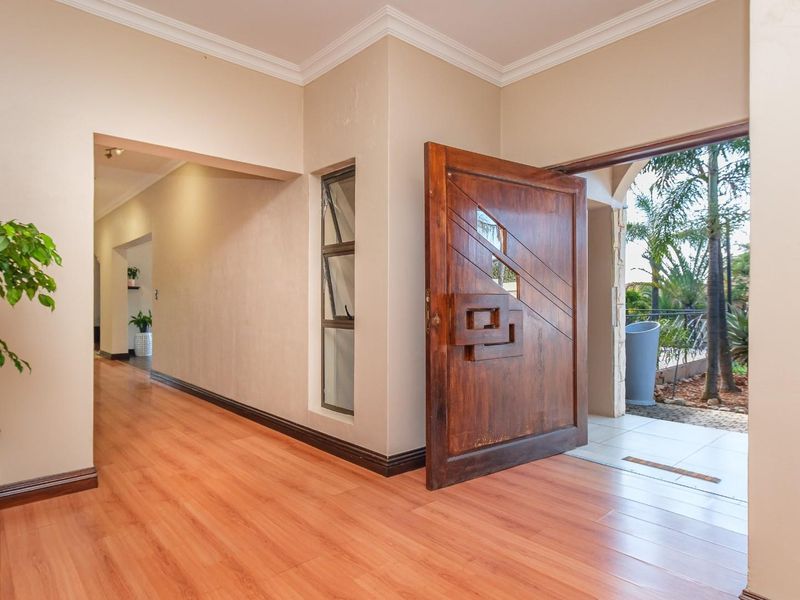 Discover Refined Estate Living in this Charming 4 Bedroom Featherbrooke Cluster - Photo 7