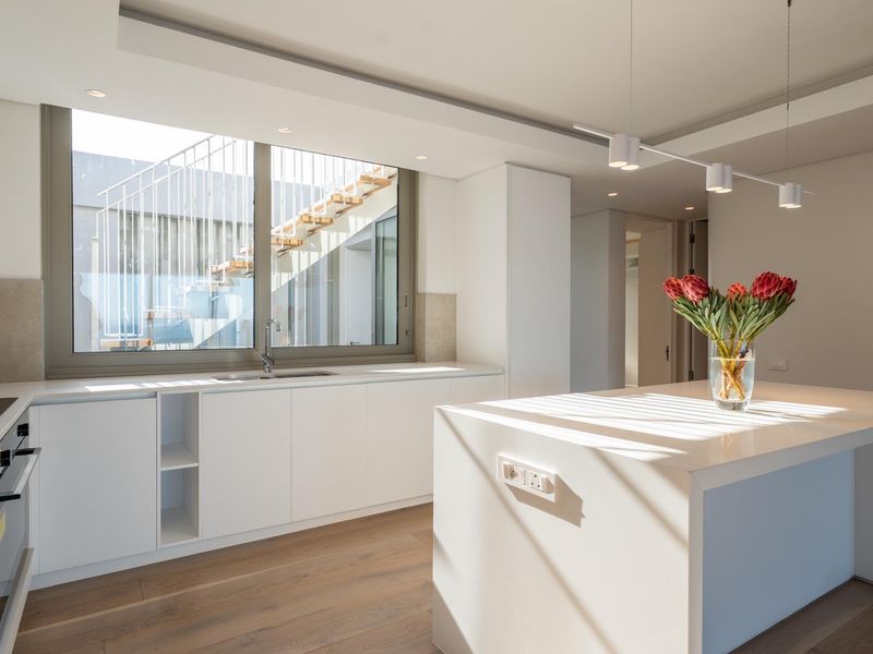 SO MUCH MORE THAN AN APARTMENT IN THE SKY | EXCLUSIVE PENTHOUSE IN "THE MIRA" - Photo 2
