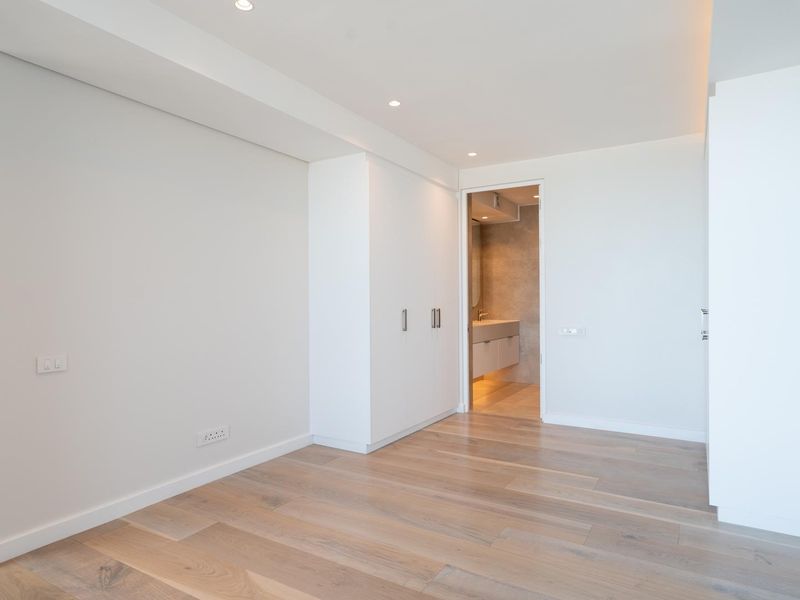 SO MUCH MORE THAN AN APARTMENT IN THE SKY | EXCLUSIVE PENTHOUSE IN "THE MIRA" - Photo 4