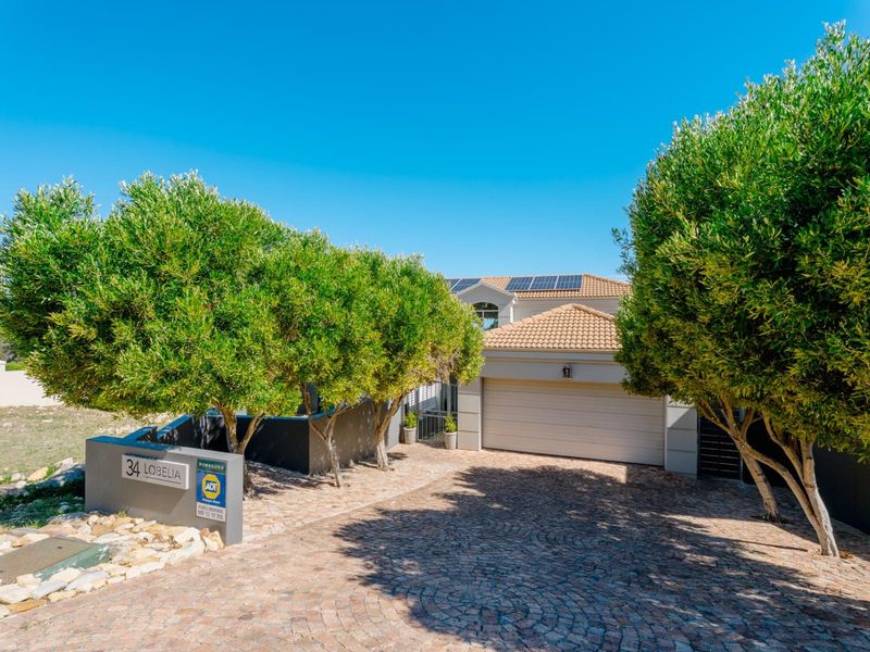 Luxury Coastal Living in Berghof Estate - Mountain and Ocean Views - Photo 2