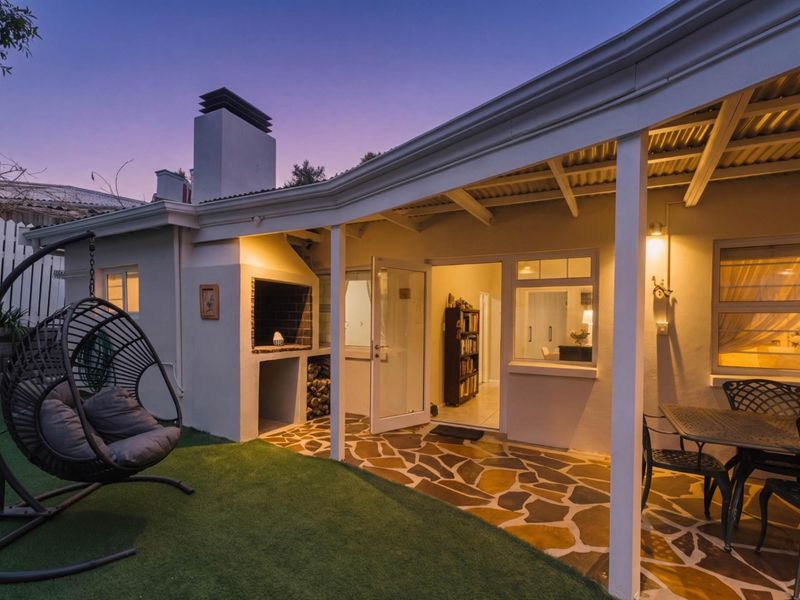 Charming Coastal Living: The Prettiest House on the Street! - Photo 5