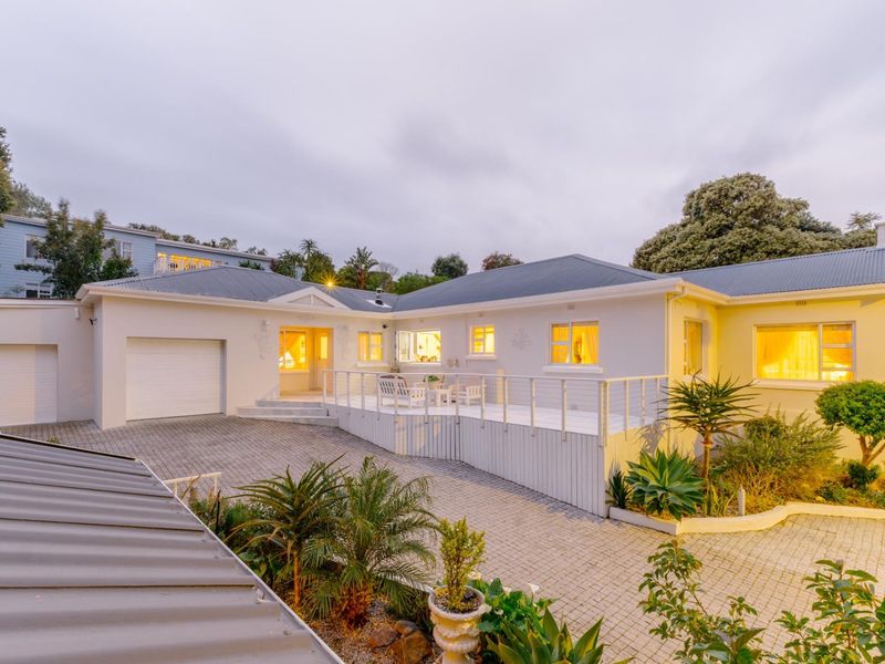 Charming Coastal Living: The Prettiest House on the Street! - Photo 2